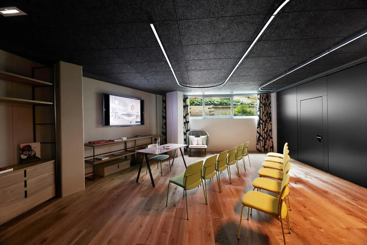 Hotel Drawing House